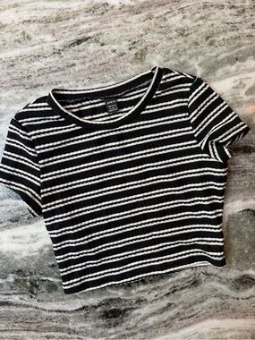 Black and White Striped Short Sleeve Crop Top